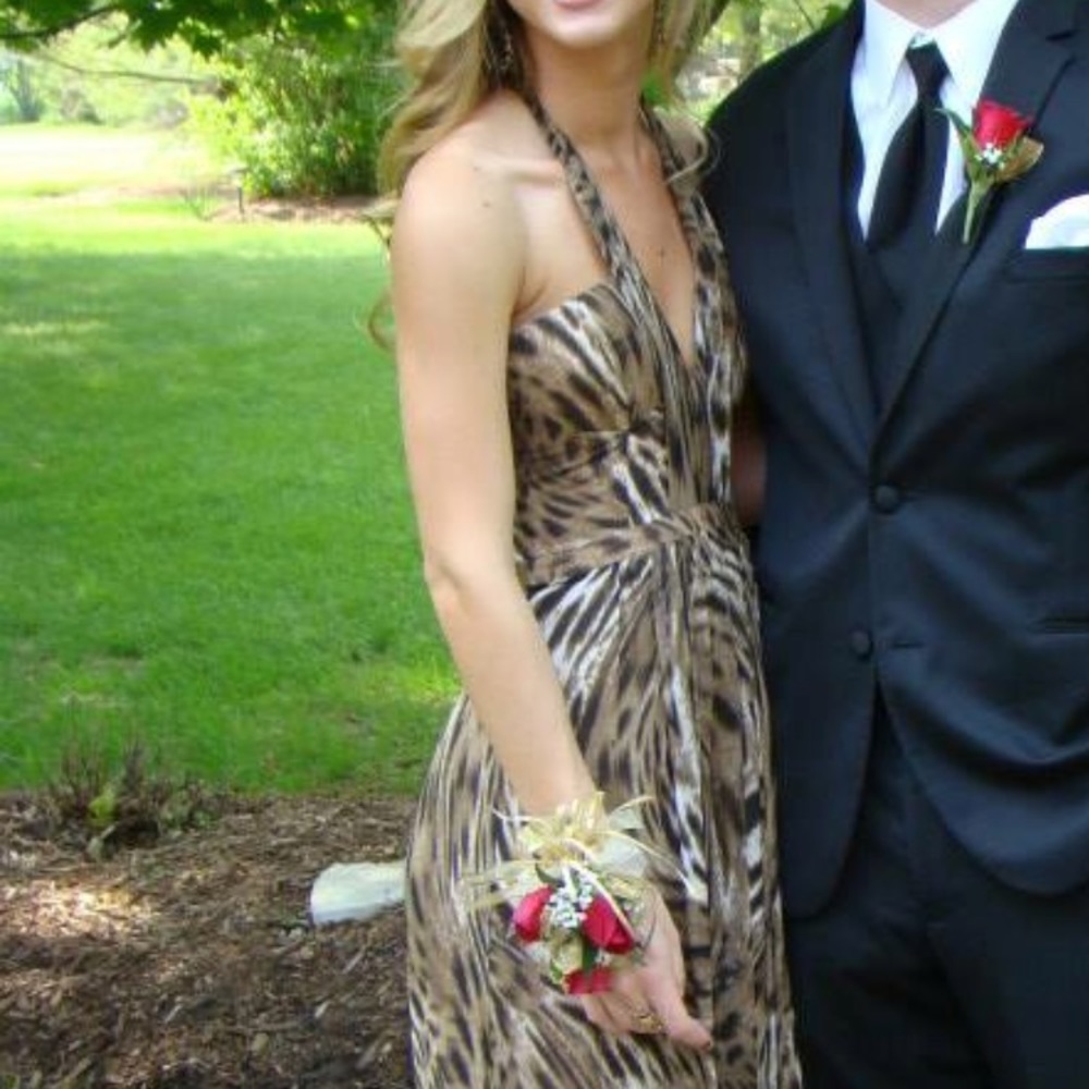Dress - Picture 5 of 6